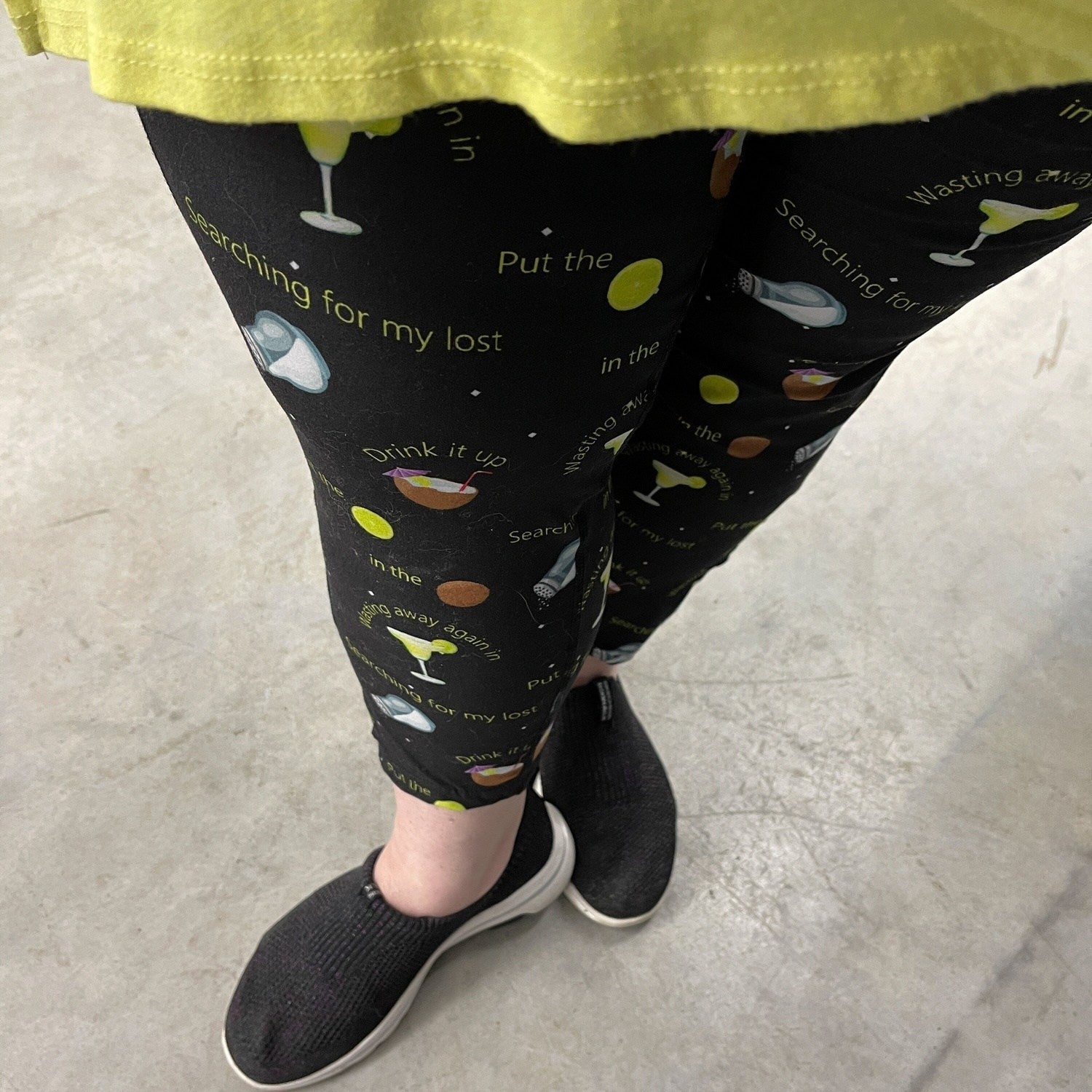 Margarita Leggings  Criss CrS-L = OSs  Capri Style Party in Black with Pockets